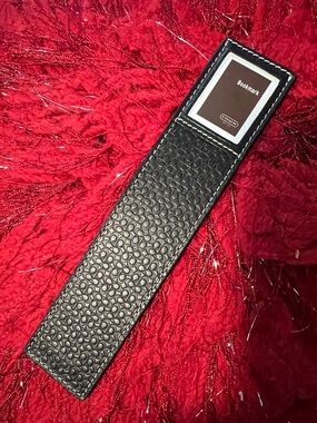 📕 COACH Bookmark NWT